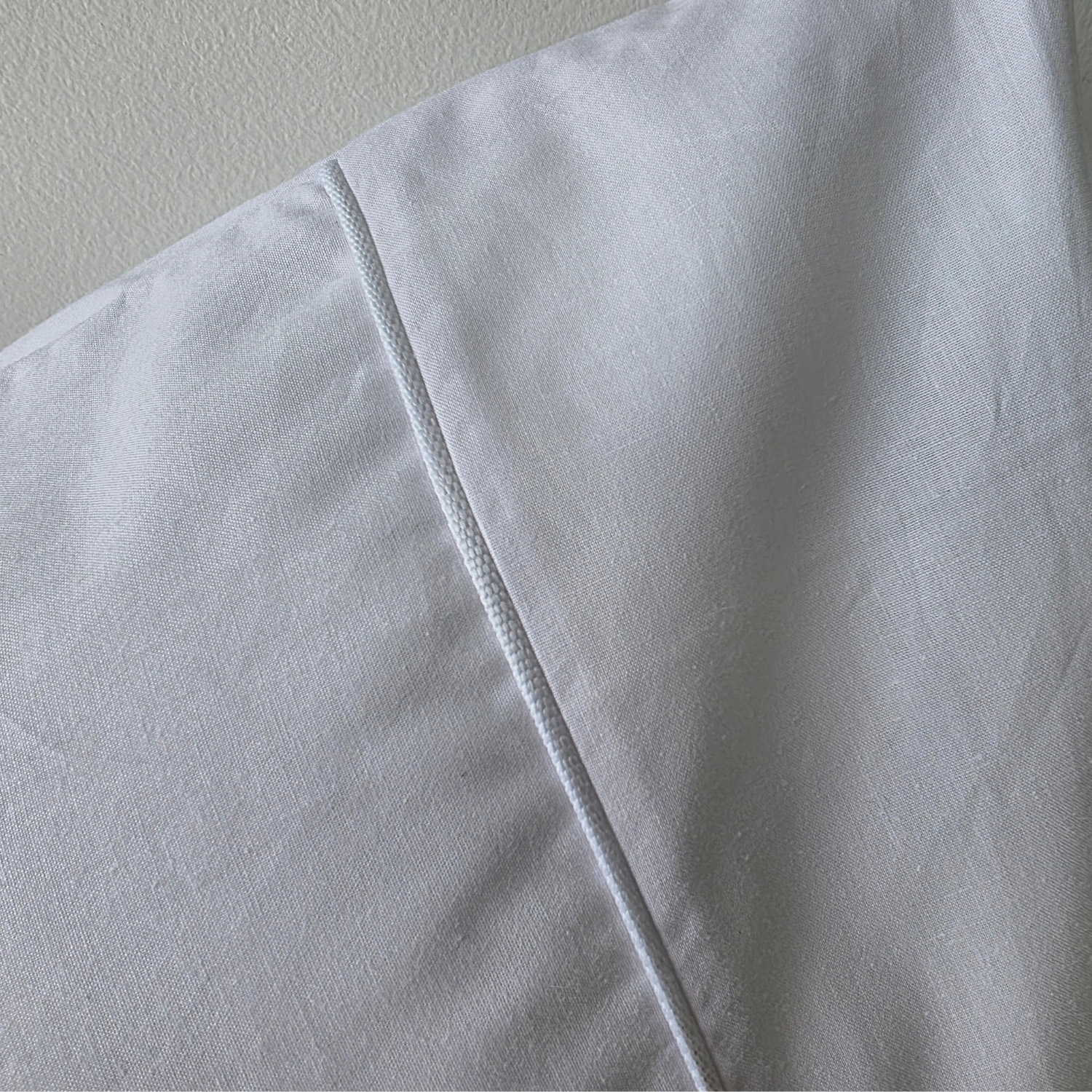 fronha branco detalhe branco